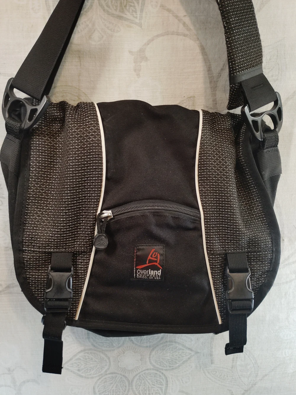 Overland Equipment Black & Grey Messenger Bag with Contrast Piping